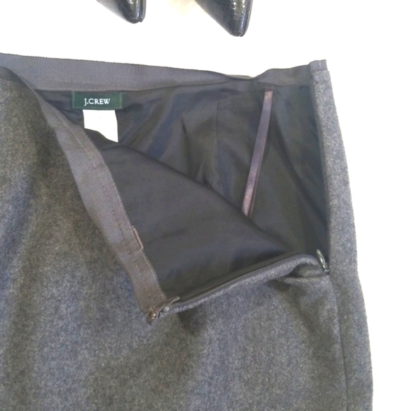 J. Crew Grey Wool Mini Skirt. Size 4 - Picture 3 of 8